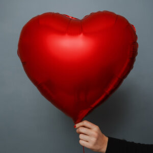 Фольгированный шар «Сердце» красный