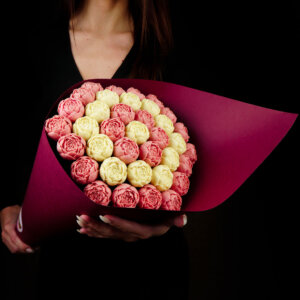 Пионы из шоколада «Мауи» 37 в картоне бордовый. фото 2