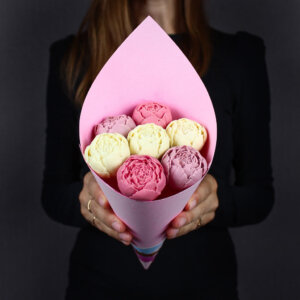 Пионы из шоколада «Бриджит» 7 в картоне розовый. фото 1