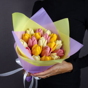 Тюльпаны из шоколада «Мия» 19 бутонов. жёлто-сиреневая упауовка. Фото 2