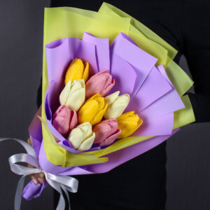 Тюльпаны из шоколада «София» 9 бутонов, сиренево-желтая упаковка. Фото 3