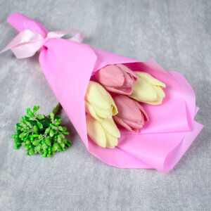 Тюльпаны из шоколада «Фиджи» 5 тюльпанов. Розовая упаковка. Фото 2