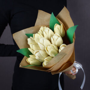 Тюльпаны из шоколада «Капри» 13 бутонов в крафт паковке. Фото 1