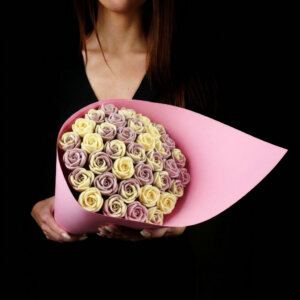 Розы из шоколада «Эфир» 37 в картоне розовый. Фото 2