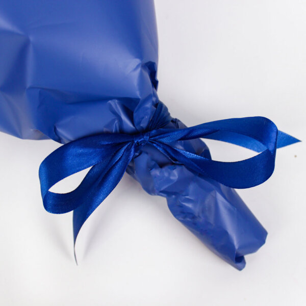 Пионы из шоколада «Эфир» в пышной синей пленке. Фото 1