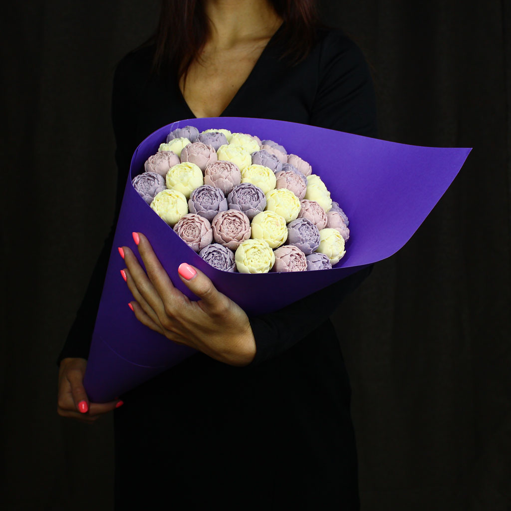 IMG_9252 Пионы из шоколада «Дюна» 37 в картоне фиолетовый. фото 2